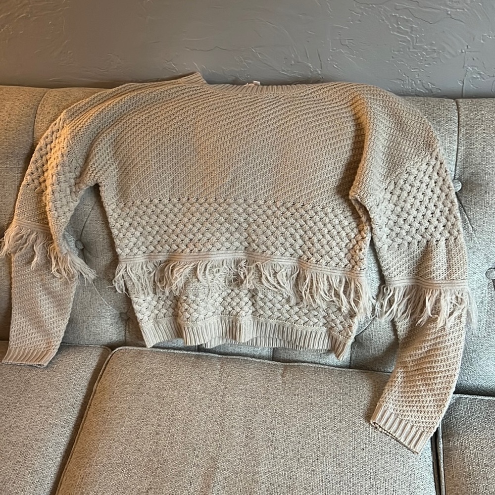 Size small jack by bb Dakota . Cute cream color with cute fringe